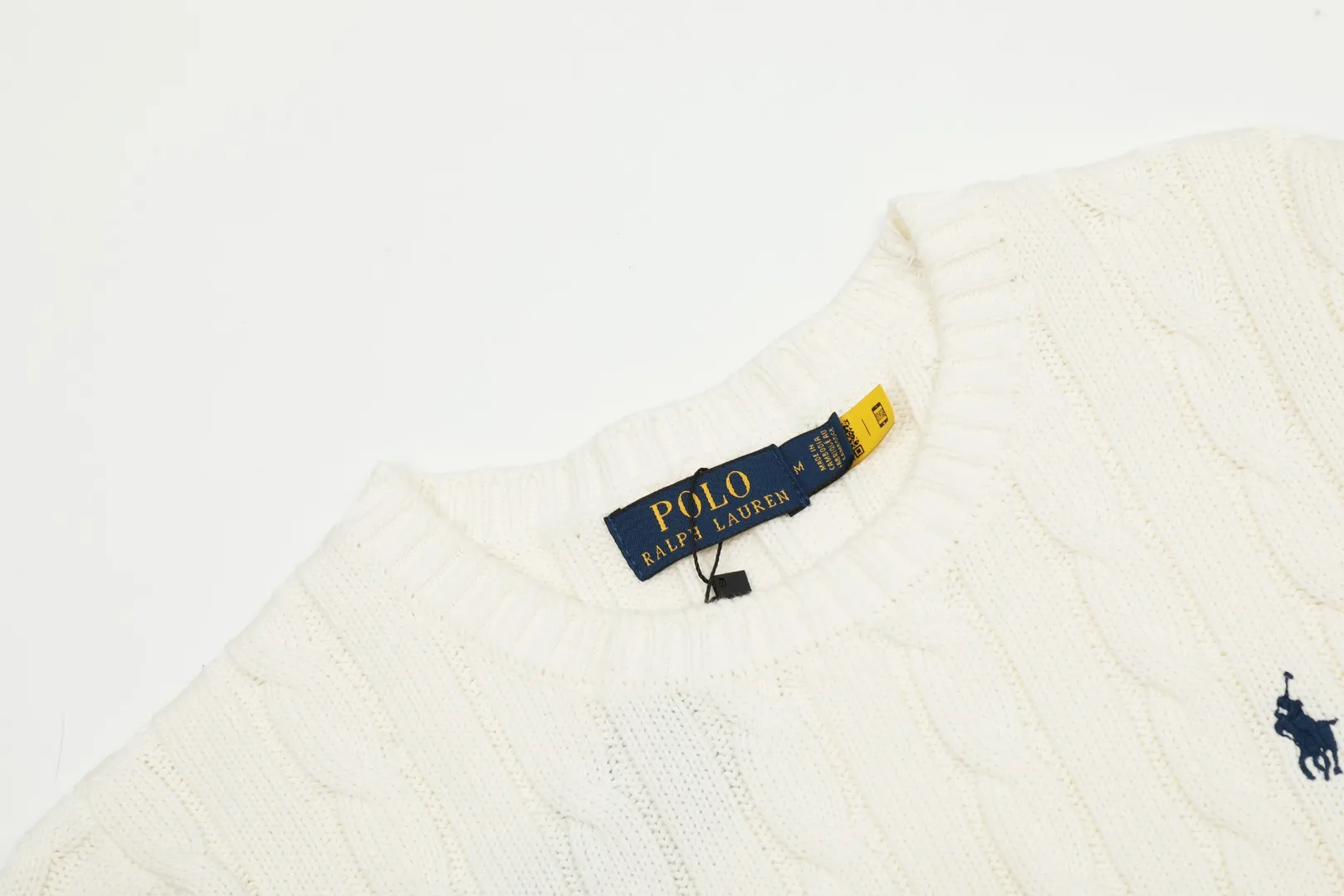 🅿️160 "Top quality" Style number: DS002# (not off the shelves all year round) [Ralph Lauren round neck solid color pony embroidered logo knitted short sleeves] ✅Ralph Lauren classic basic versatile knitted short sleeves for all seasons ✅Main supplier platform live broadcast Wholesale entities Replenish when out of stock Not off the shelves ✅ZP quality 1:1 version Scan the code to enter the GF website Counter quality ✅Detailed quality is the only one in Guangzhou Imported quality cotton yarn, focusing on high-end, cost-effective, good quality needless to say ✅The version is restored to the original order, the maximum size can be worn up to 160 pounds, loose, comfortable and stress-free ✅The upper body is simple and easy to match, a must-have for goddess ootd, good-looking clothes are never picky, a must-have in the goddess’ wardrobe Size: S-XL Color: Black White Gray Light Blue Light Pink Colorful Blue Khaki Bright Yellow Fruit Green Milk Apricot Wood Green Taro Purple Chinese Red Anchor Red Navy Red Label Navy Blue White Label